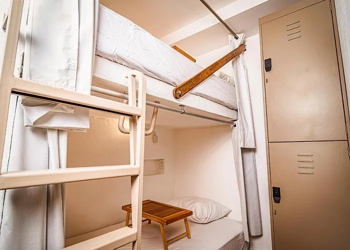 Nomads Party Hotel Cancun